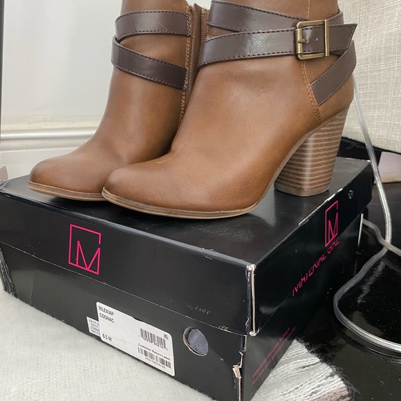 Shoes - Picture 8 of 13